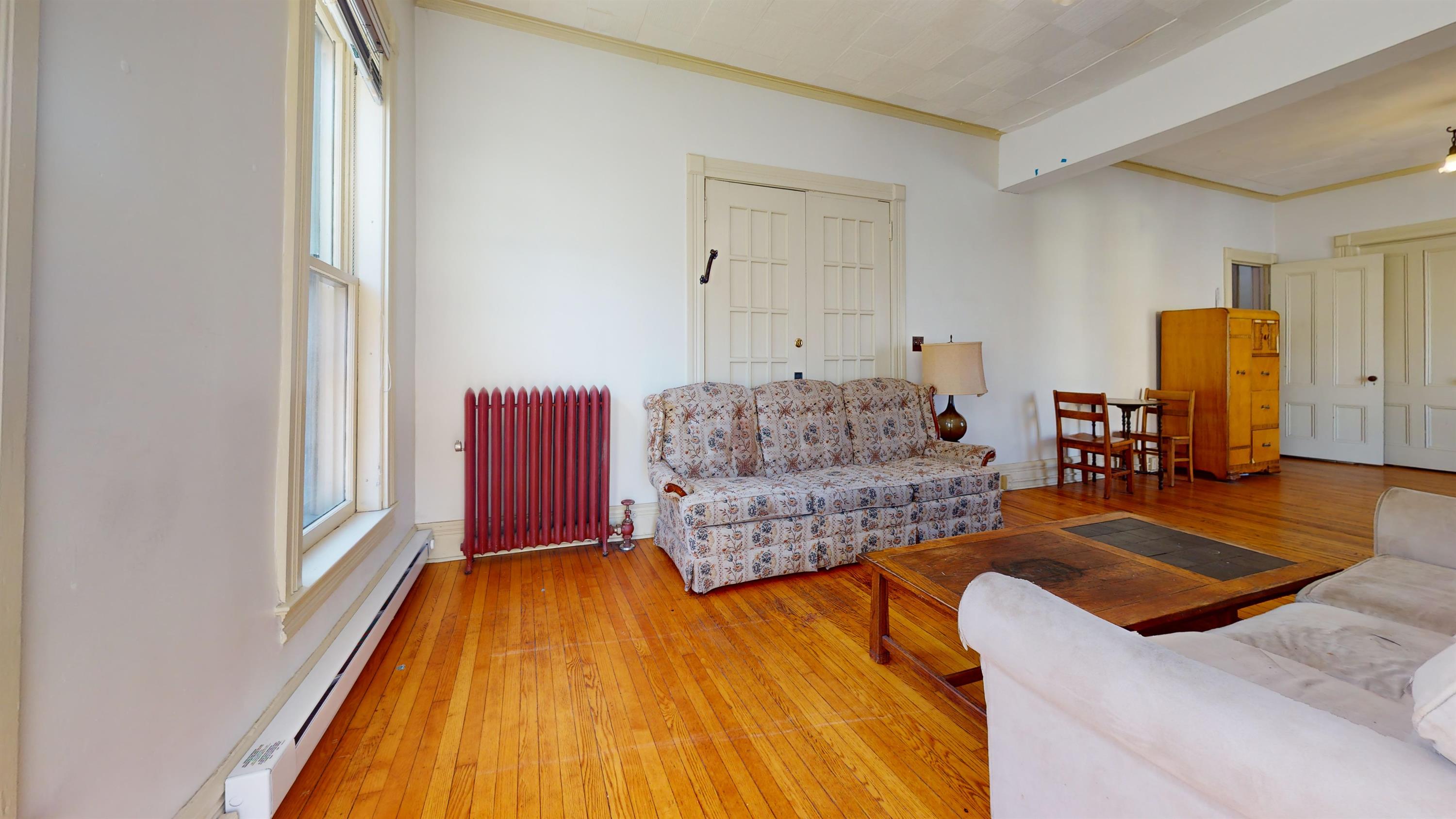 214 Stewart Avenue  (1 Bedroom)